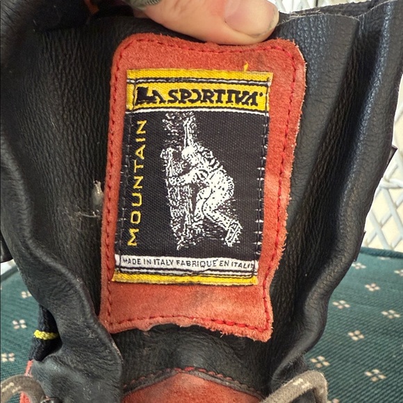 La Sportiva Leather Mountaineering Boots Red/Black Vibram — EU 39 W 7.5 / M 6.5 - Picture 8 of 8